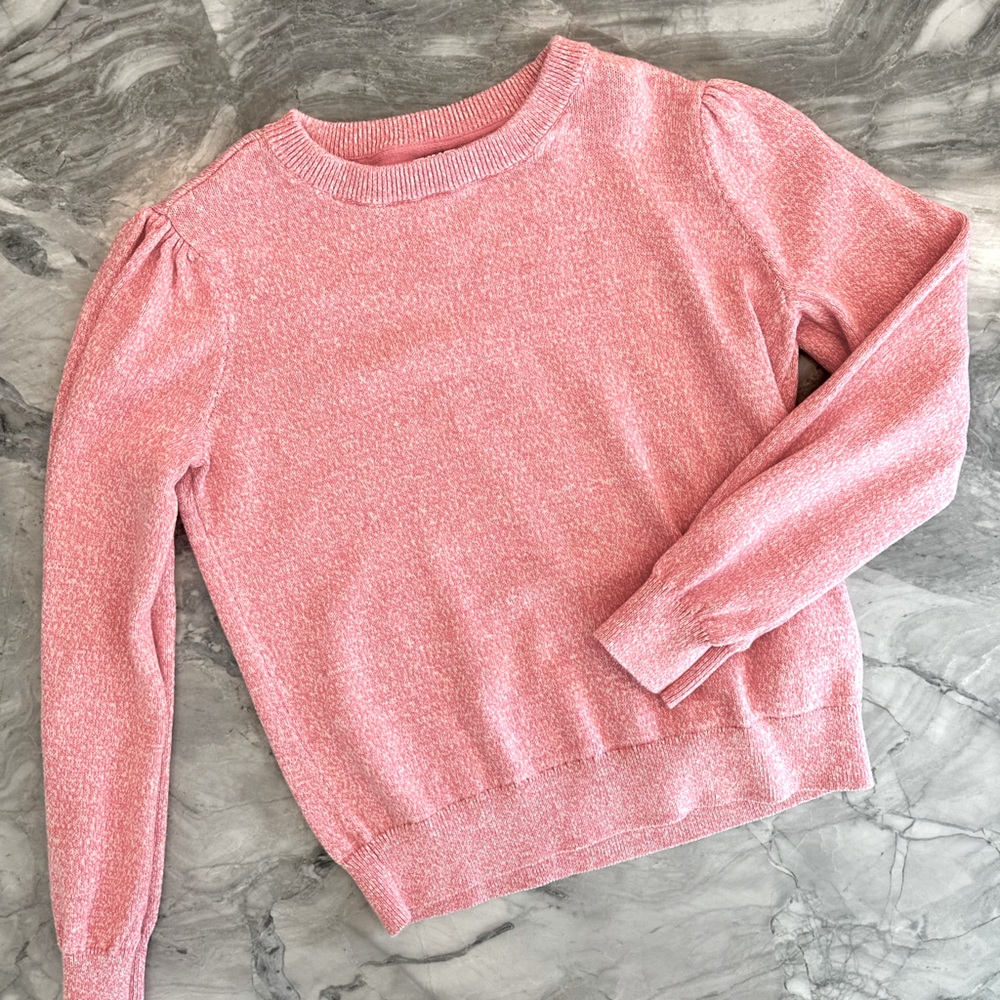 Like new! Cute too with puff capped sleeves in heathered pink!